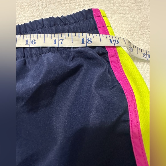 Danskin women’s shorts size XXL (20) - Picture 5 of 7